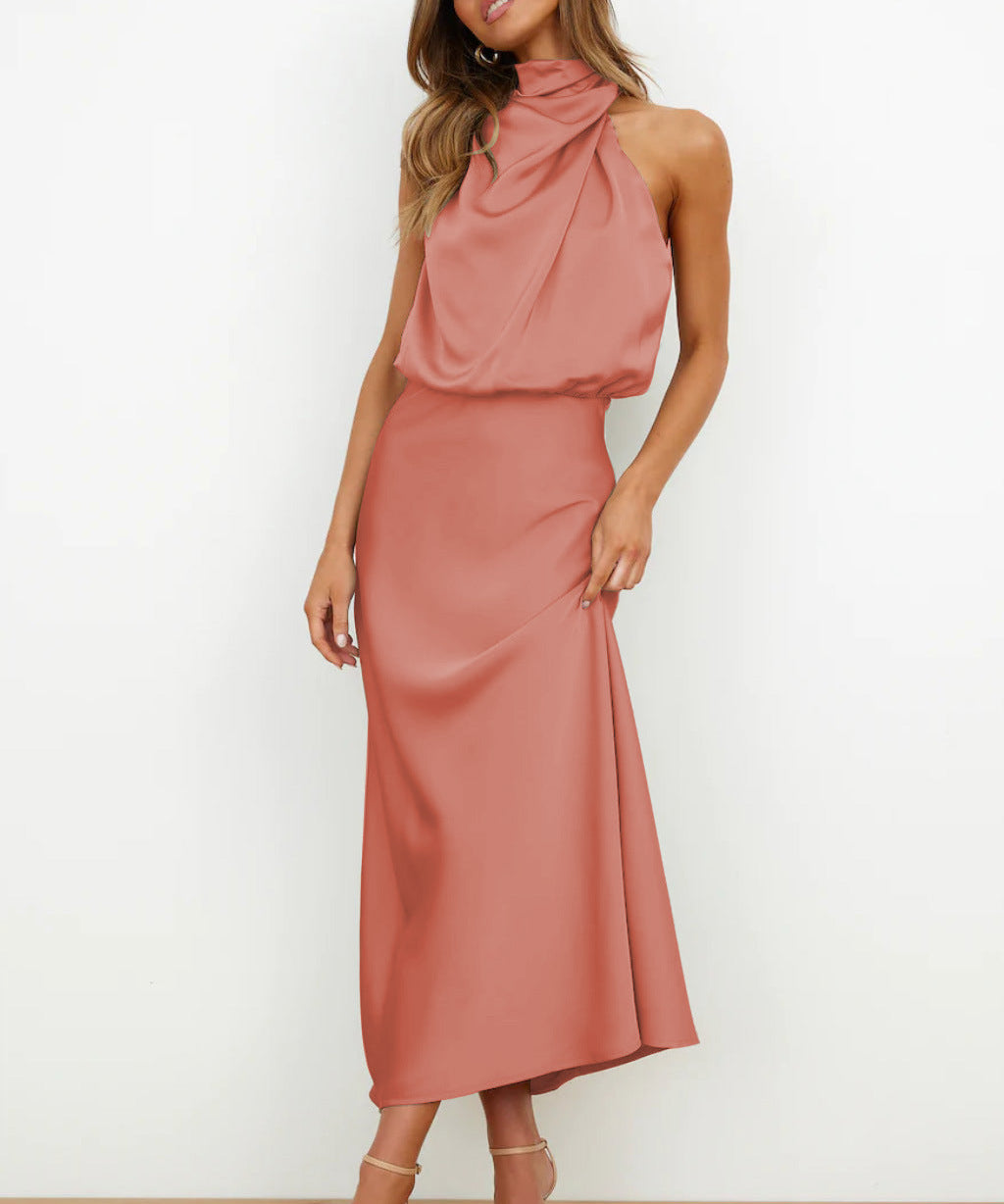 Gabriella Budapest | Elegáns estélyi ruha halter kivágással