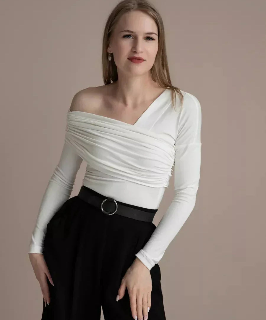 Top Clara Monroe cu un umăr
