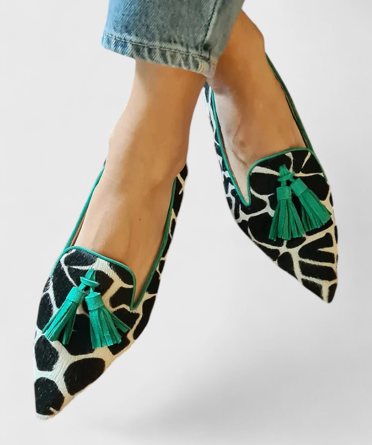 Mocasi eleganți cu vârf ascuțit și design bicromat